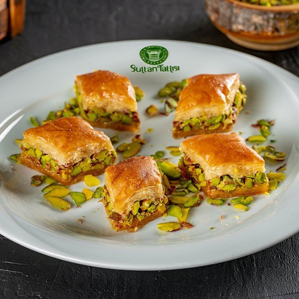 بقلاوة بالفستق