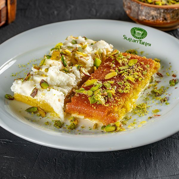 صحن نص نابلسية ونص مدلوقة